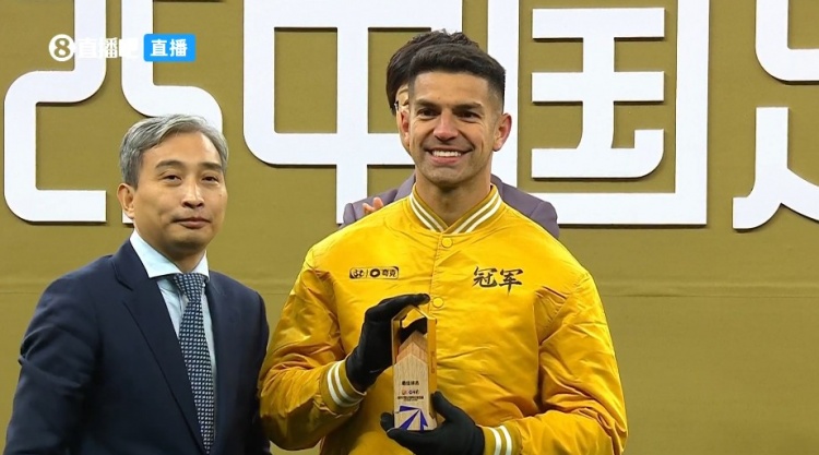  頭球貢獻絕殺，安德烈-路易斯當(dāng)選超級杯最佳球員