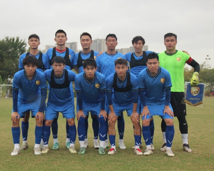  穆謝奎連入兩球?qū)⒈确帜孓D(zhuǎn)，大連鯤城2-1戰(zhàn)勝山西崇德榮海