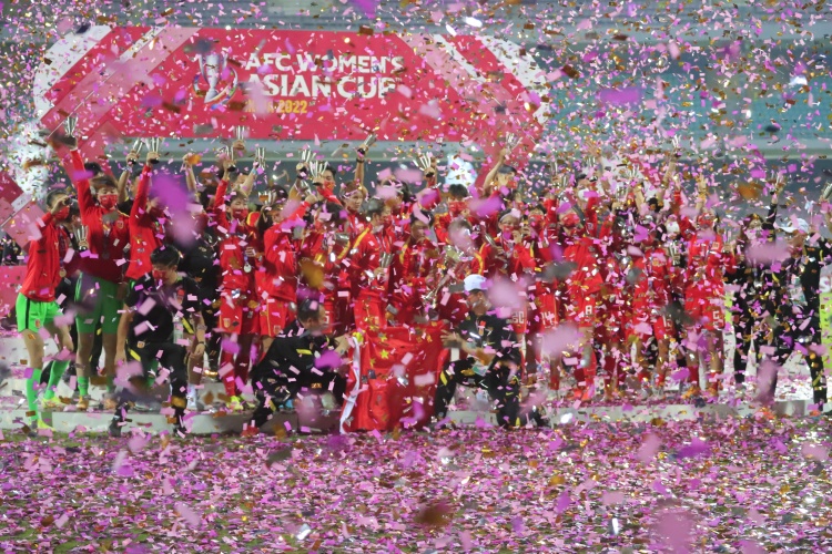  中國(guó)女足亞洲杯奪冠三周年！決賽3-2逆轉(zhuǎn)韓國(guó)，時(shí)隔16年再登頂