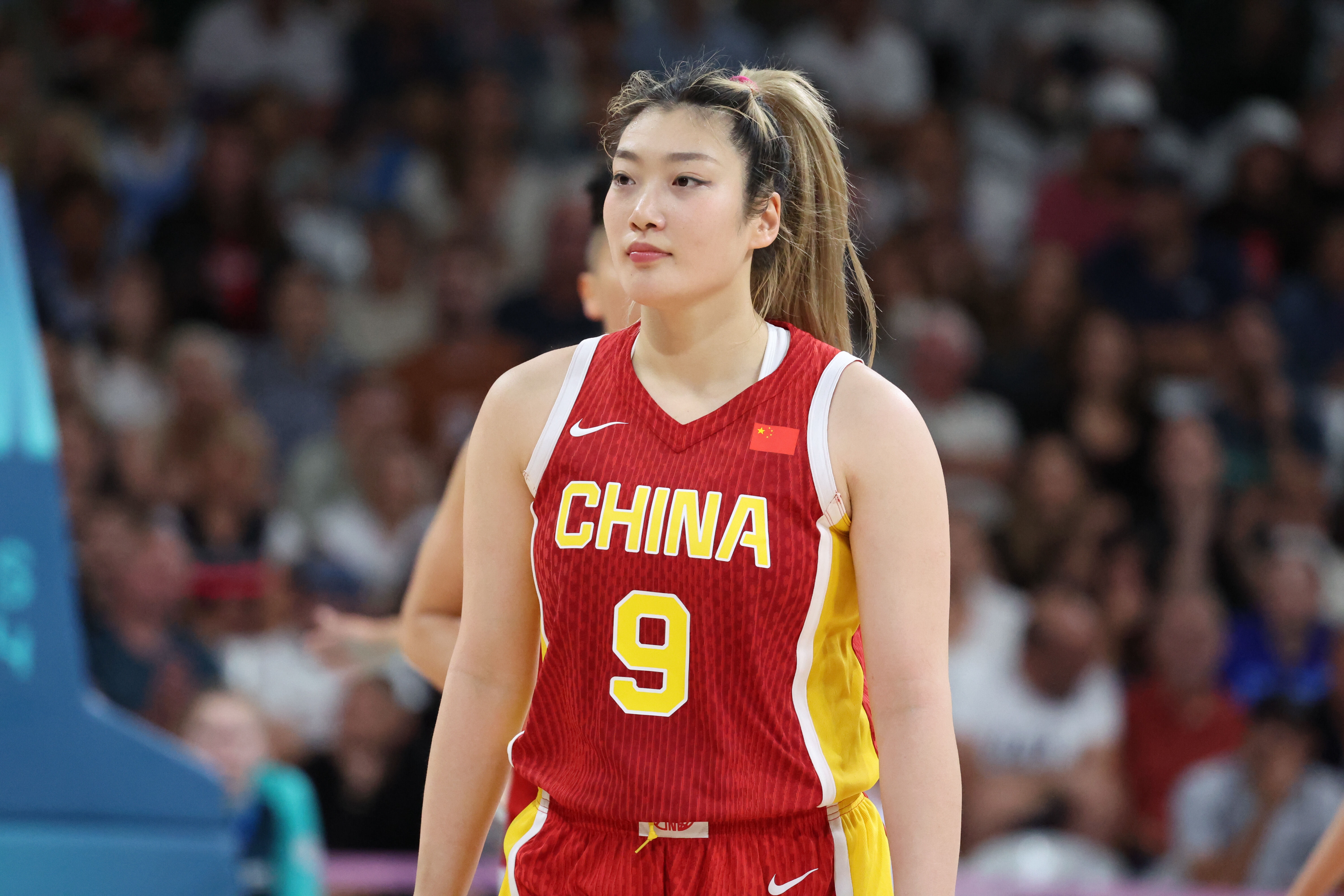  李夢三八婦女節(jié)更博：致敬每一個(gè)我們 祝我們節(jié)日快樂！