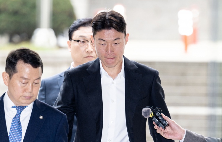  韓國國腳黃義助非法拍攝不雅視頻，一審被判有期徒刑1年緩刑2年！