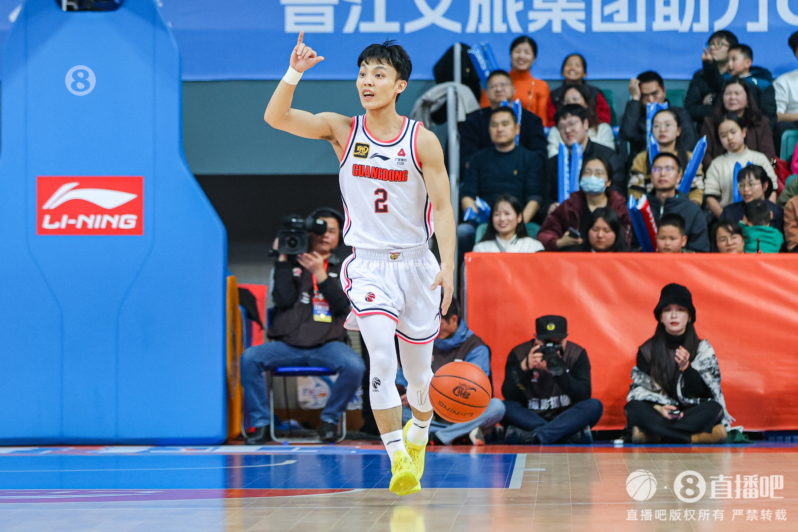  難得打這么短時(shí)間！徐杰32分鐘11中6拿到17分3板7助 正負(fù)值+36